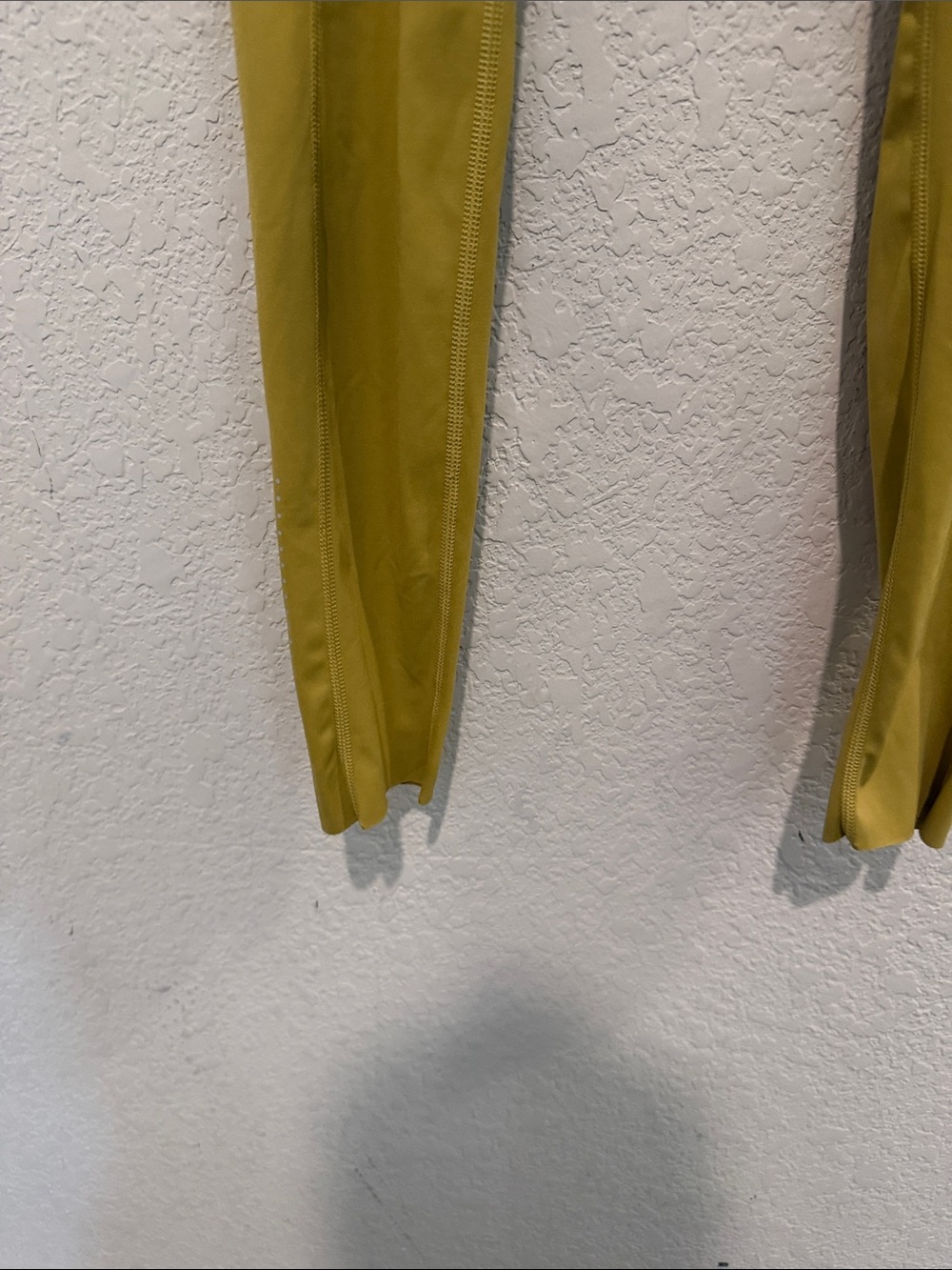 Lululemon High-Waist Pocket Leggings in Mustard Yellow size 4 - Picture 4 of 8